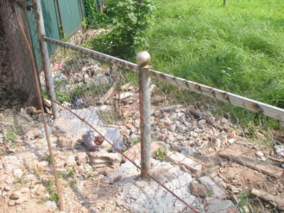 UBND phường Trung Văn cắt hàng rào “sửa sai"